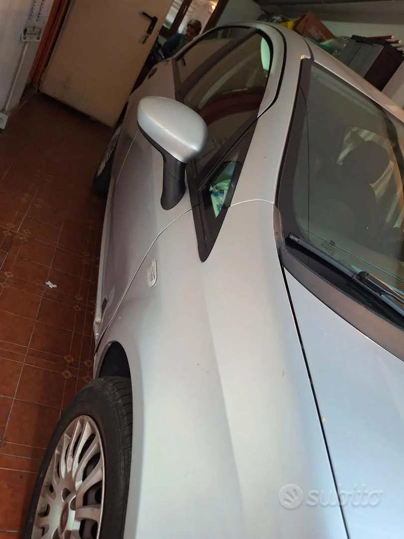 Fiat Punto 2015 photo 2