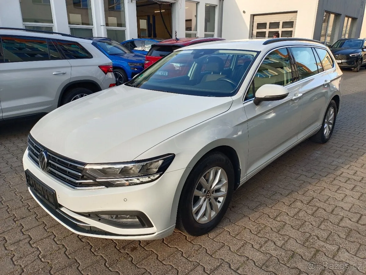 Volkswagen Passat 2022 photo 2