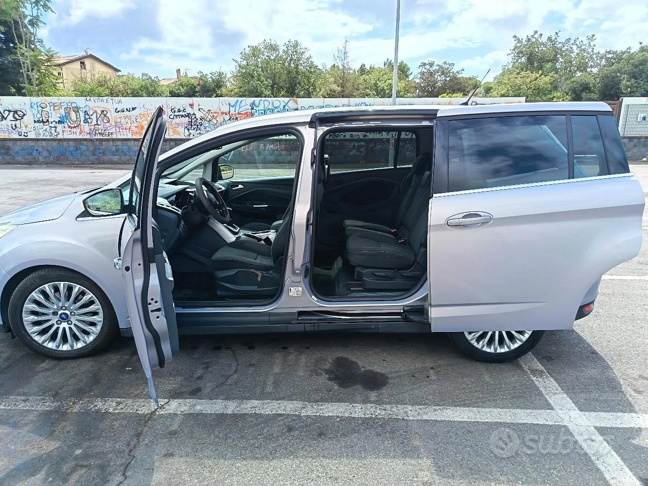 Ford C-Max 2011 photo 4
