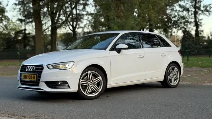 Audi A3 2013 photo 2