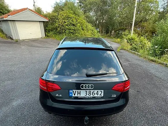 Audi A4 2012 photo 4