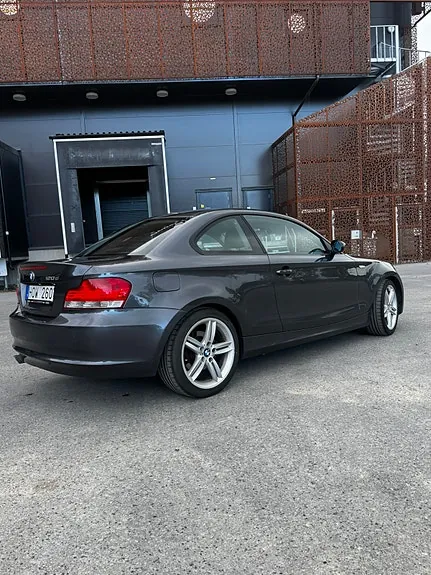 BMW 120D 2009 photo 2