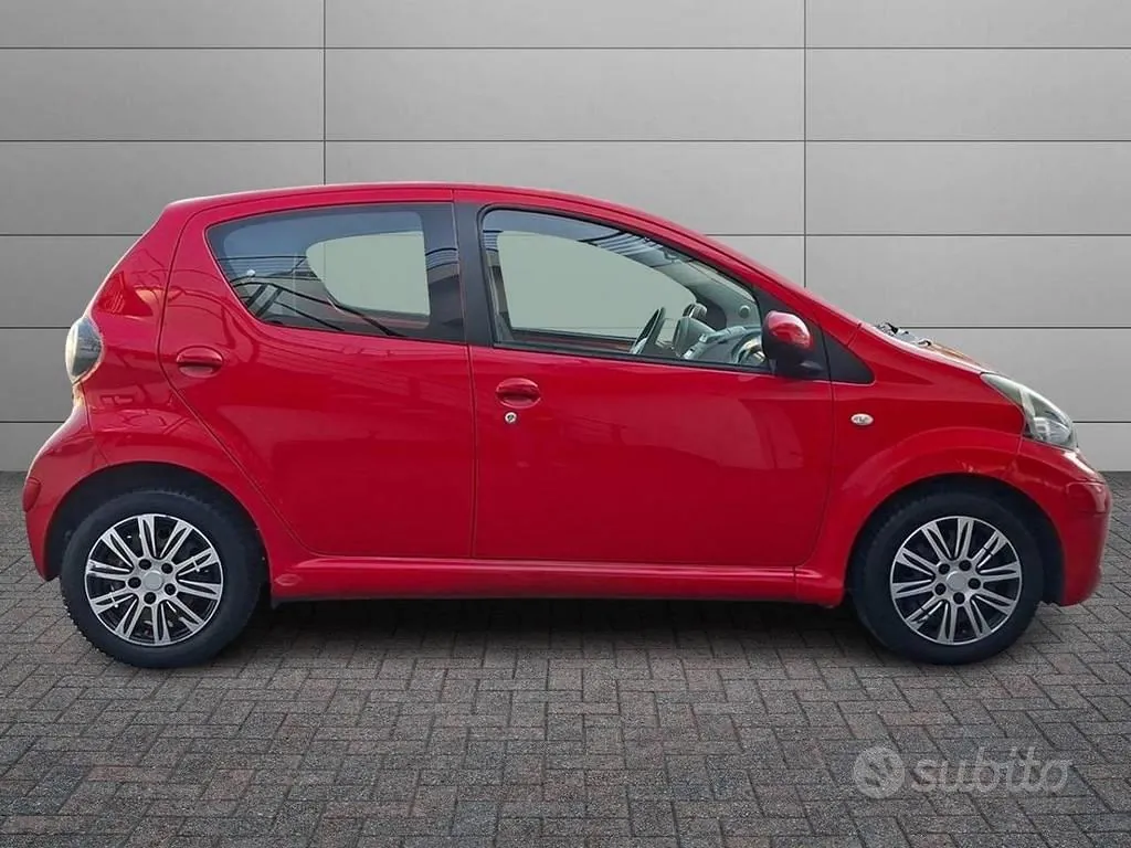 Toyota Aygo 2011 photo 4