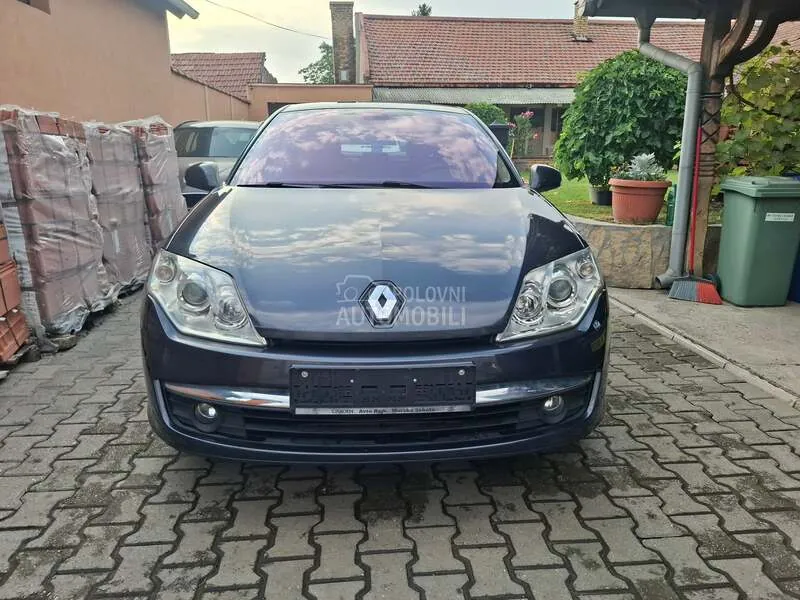 Renault Laguna 2010 photo 2