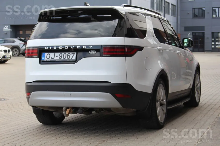 Land Rover Discovery 2021 photo 2