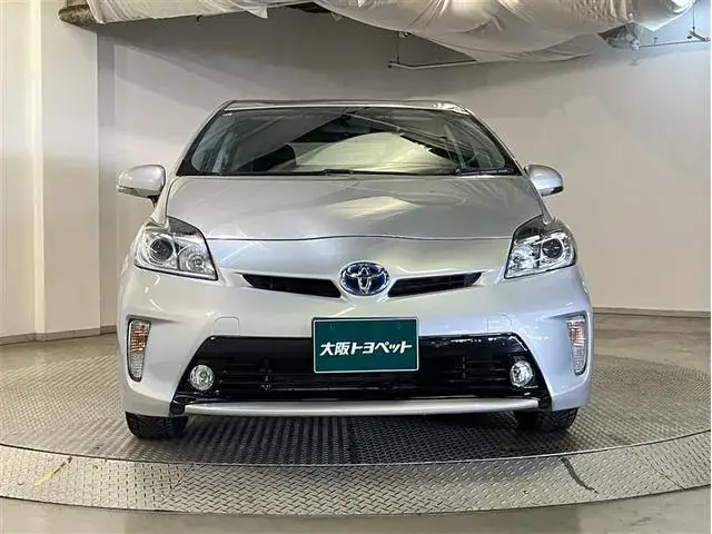 Toyota Prius 2015 photo 2