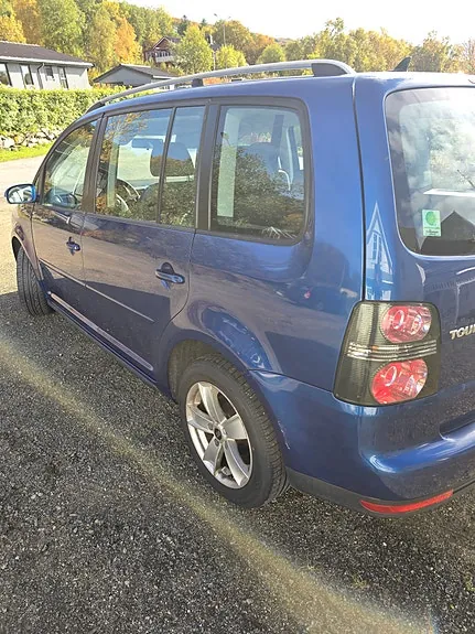 Volkswagen Touran 2010 photo 3