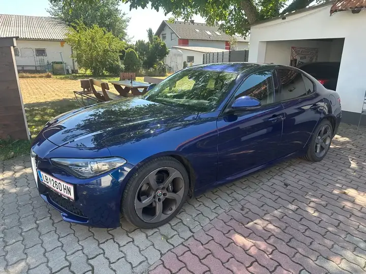Alfa Romeo Giulia 2016 photo 2