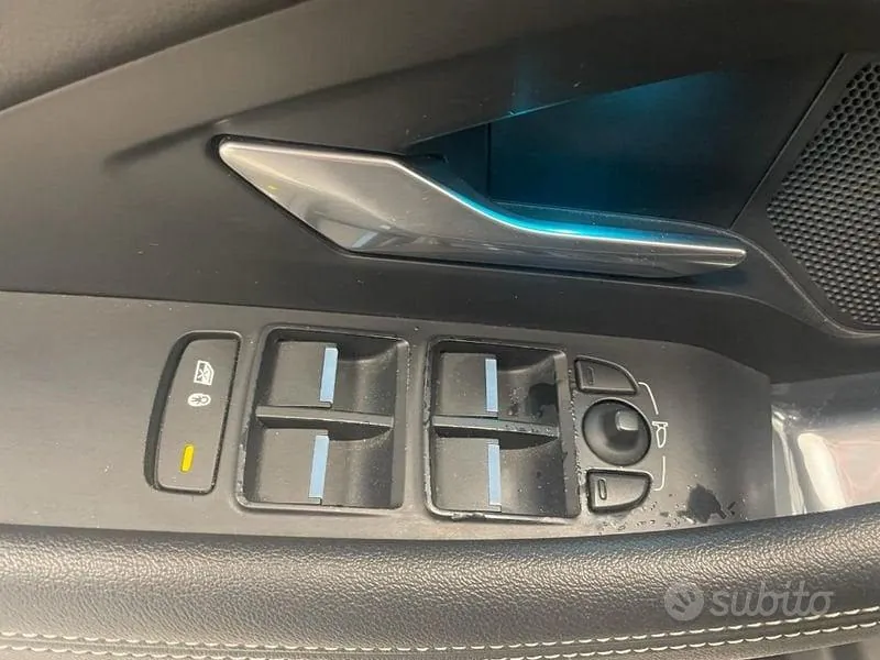 Jaguar E-Pace 2019 photo 4