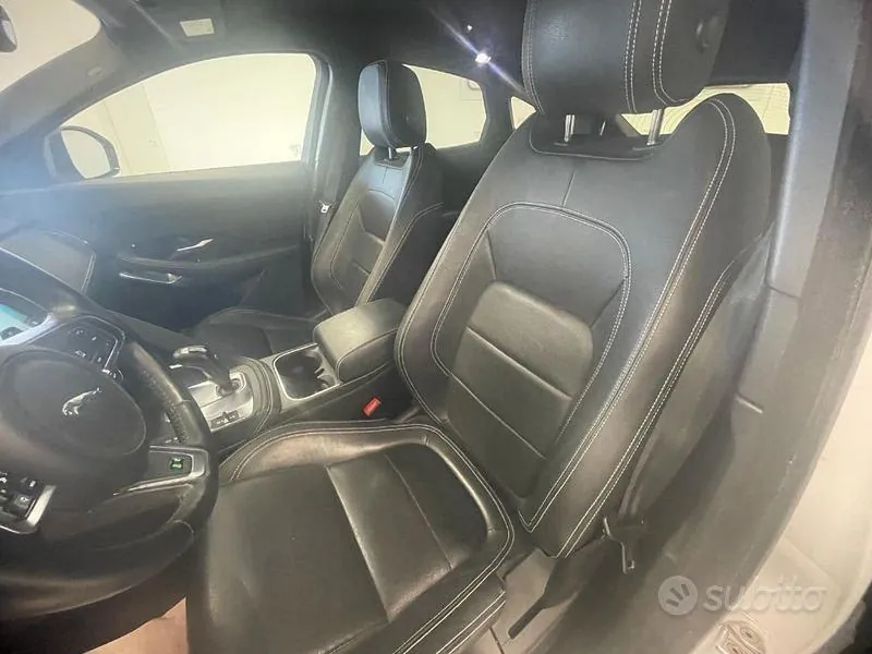 Jaguar E-Pace 2019 photo 2