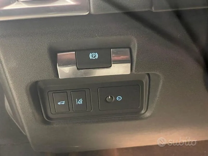 Jaguar E-Pace 2019 photo 5