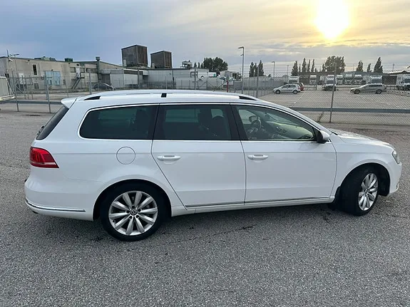 Volkswagen Passat 2012 photo 4