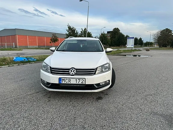 Volkswagen Passat 2012 photo 2