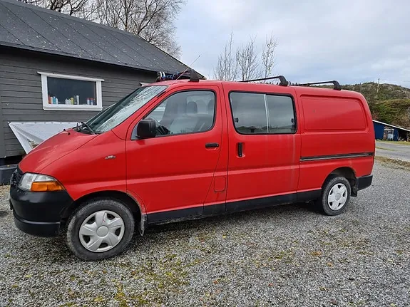 Toyota Hiace 2002 photo 2