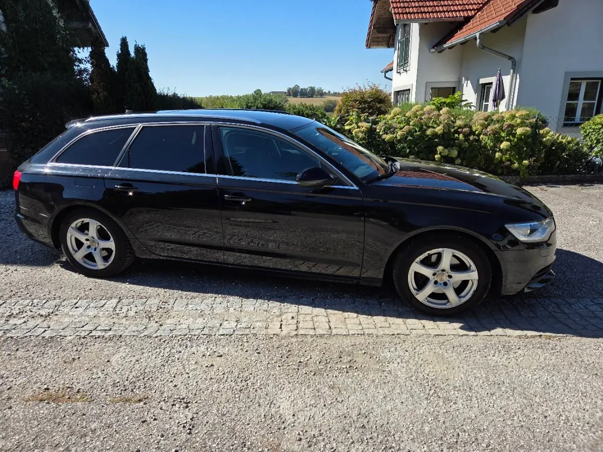 Audi A6 2011 photo 2