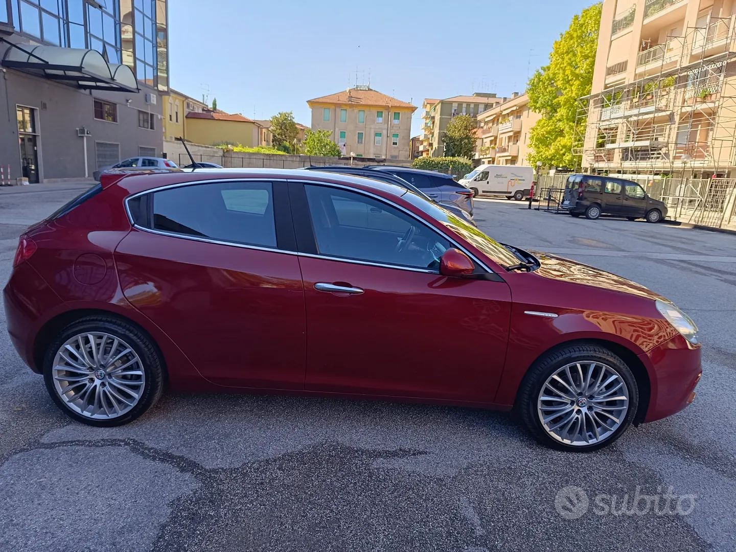Alfa Romeo Giulietta 2011 photo 2