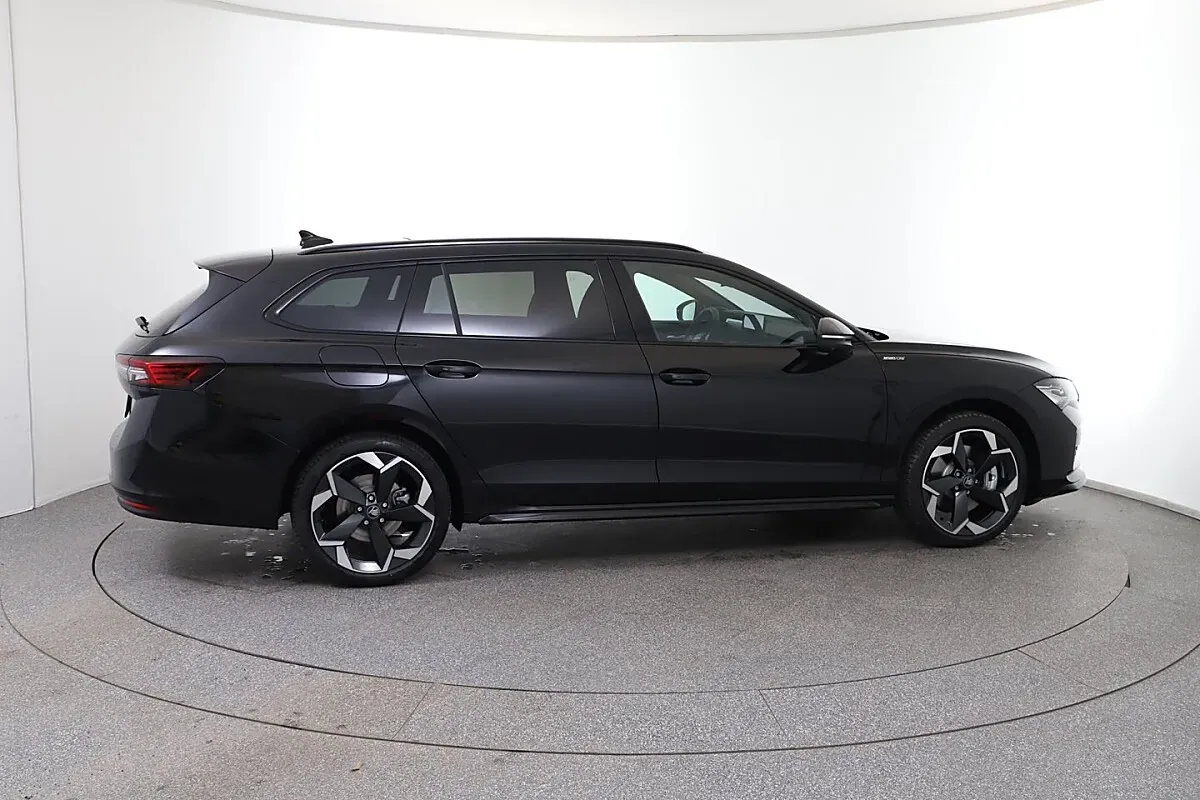 Skoda Superb 2026 photo 3