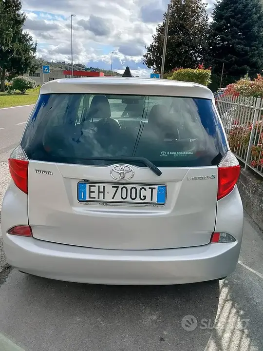 Toyota Verso 2011 photo 2