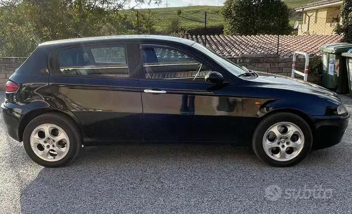 Alfa Romeo 147 2001 photo 4