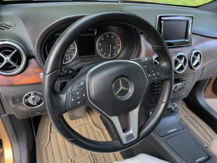 Mercedes-Benz B-Class 2013 photo 3