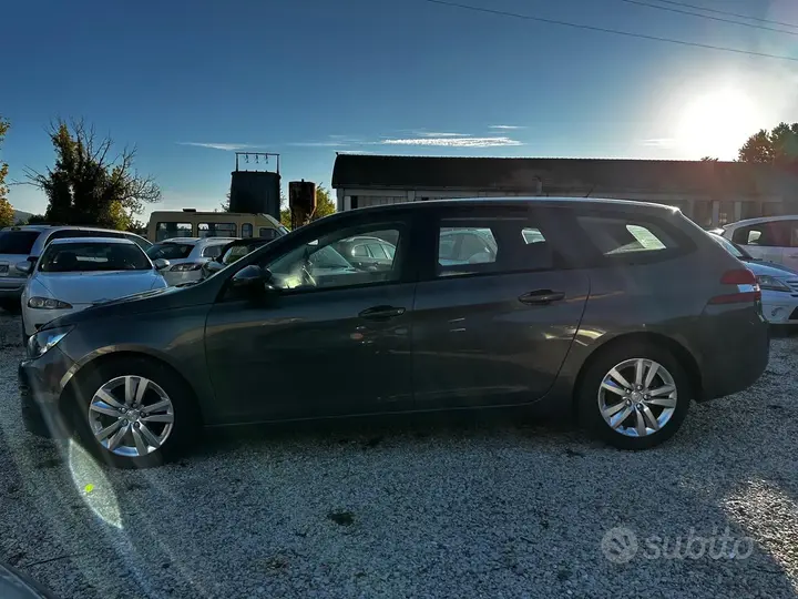 Peugeot 308 2017 photo 3