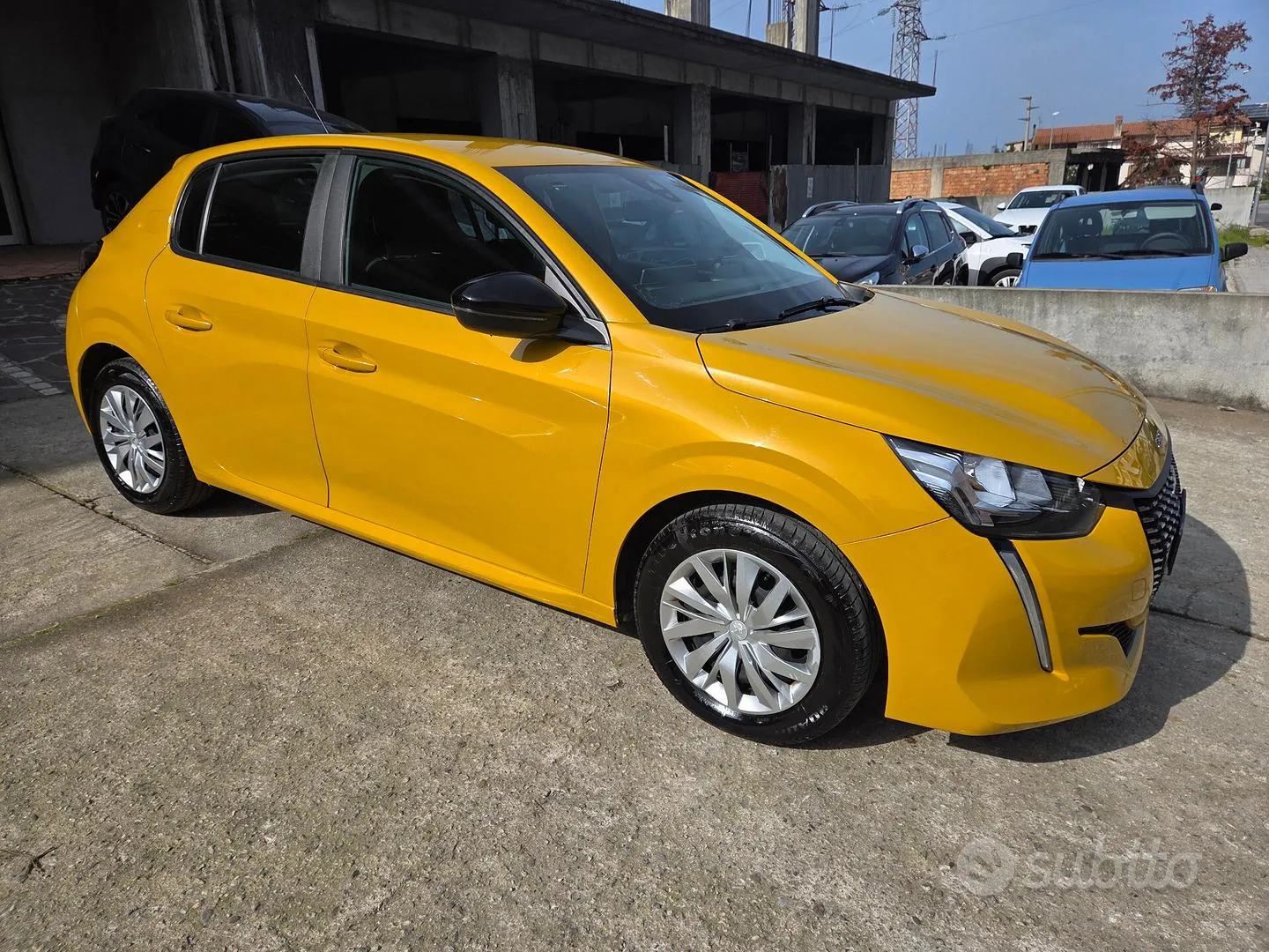 Peugeot 208 2023 photo 3