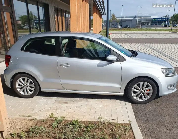 Volkswagen Polo 2011 photo 4