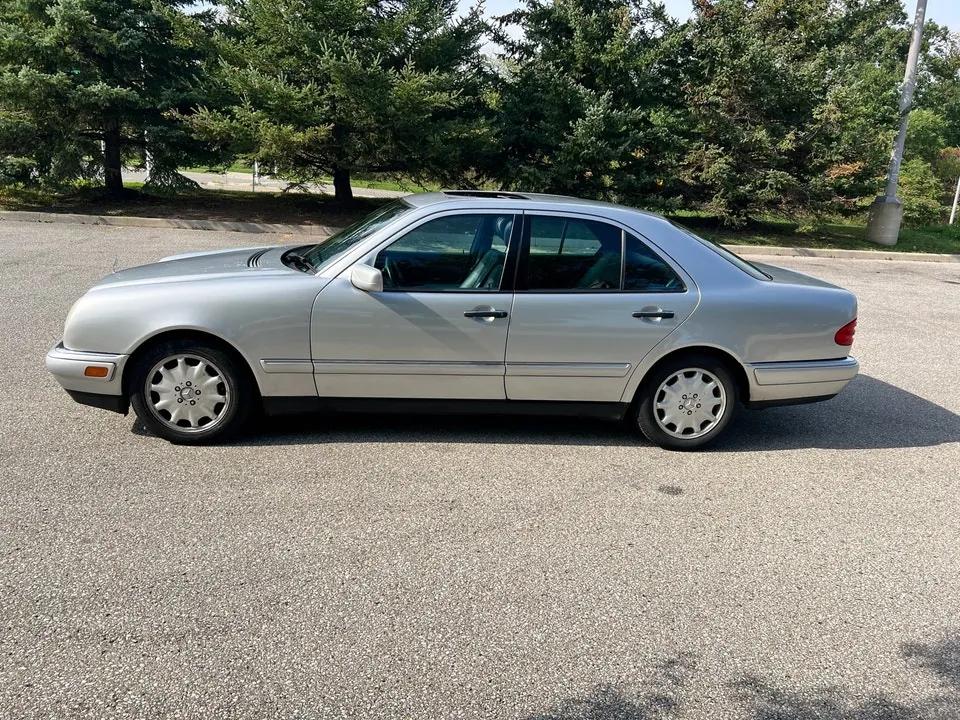 Mercedes-Benz E300 1997 photo 5