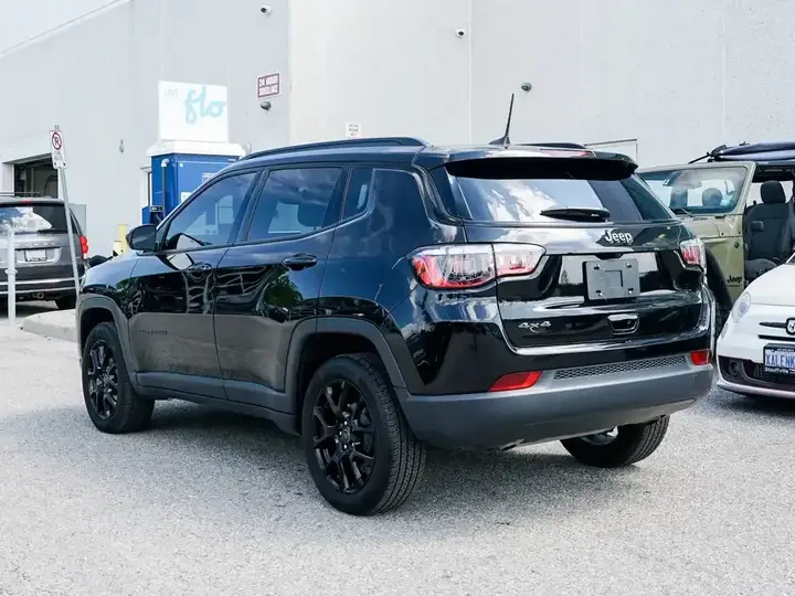 Jeep Compass 2025 photo 4