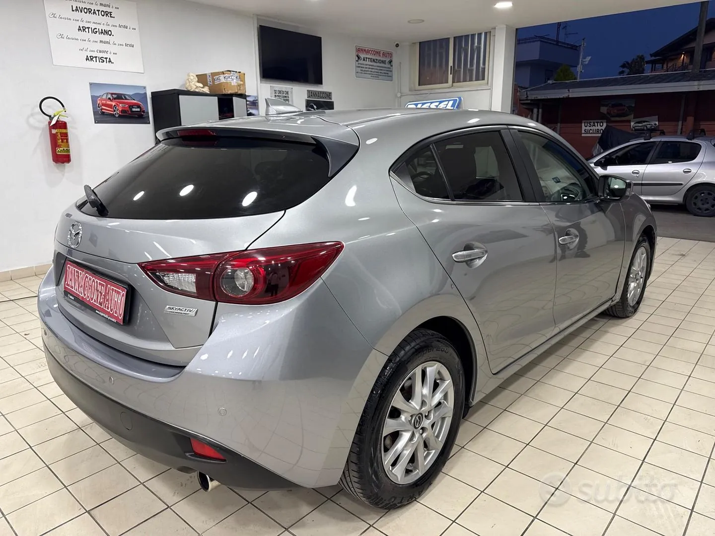 Mazda 3 2016 photo 3