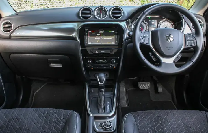 Suzuki Vitara 2024 photo 2