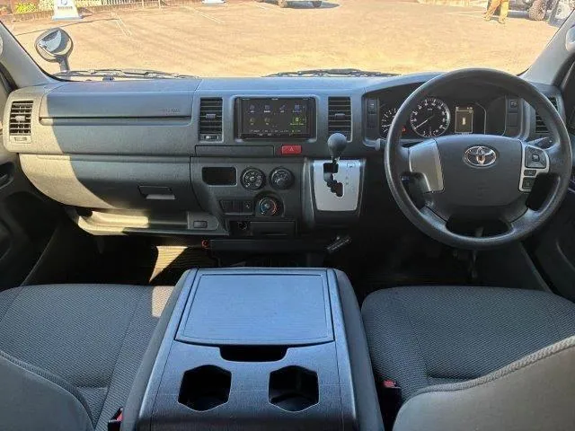 Toyota Hiace 2021 photo 3