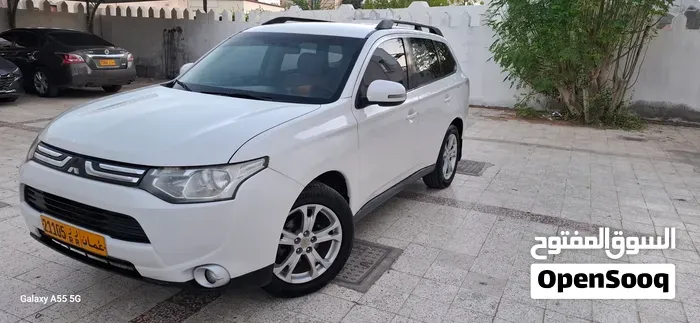 Mitsubishi Outlander 2014 photo 2