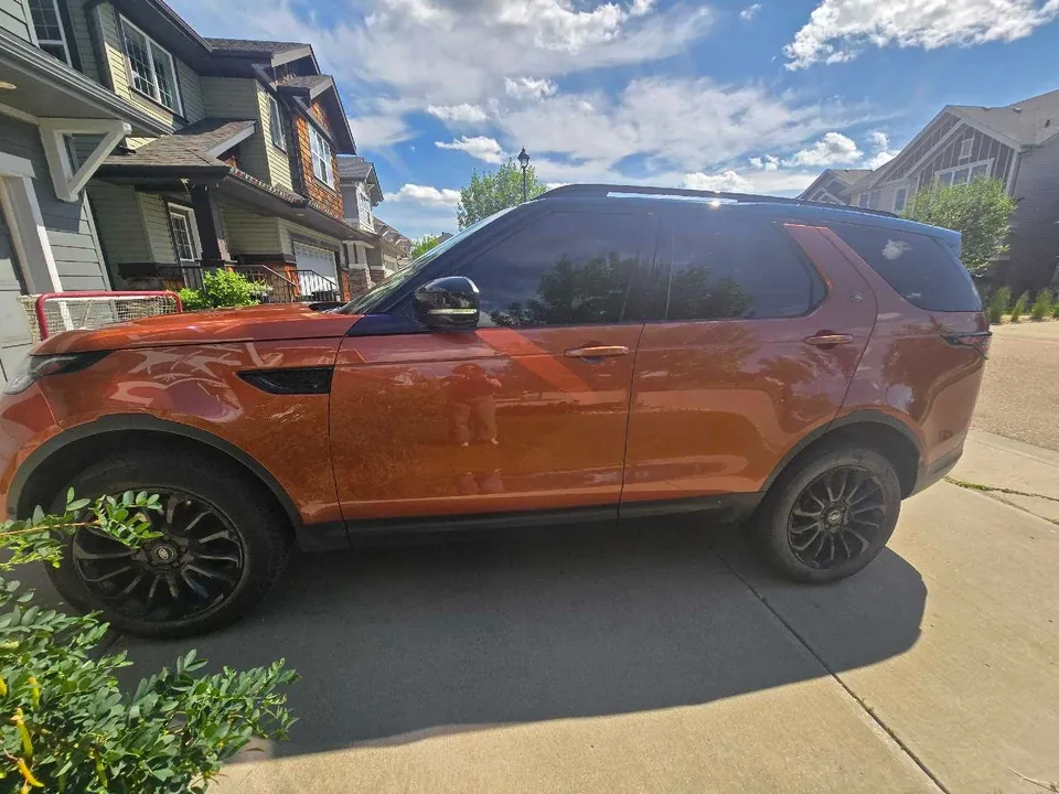 Land Rover Discovery 2017 photo 2