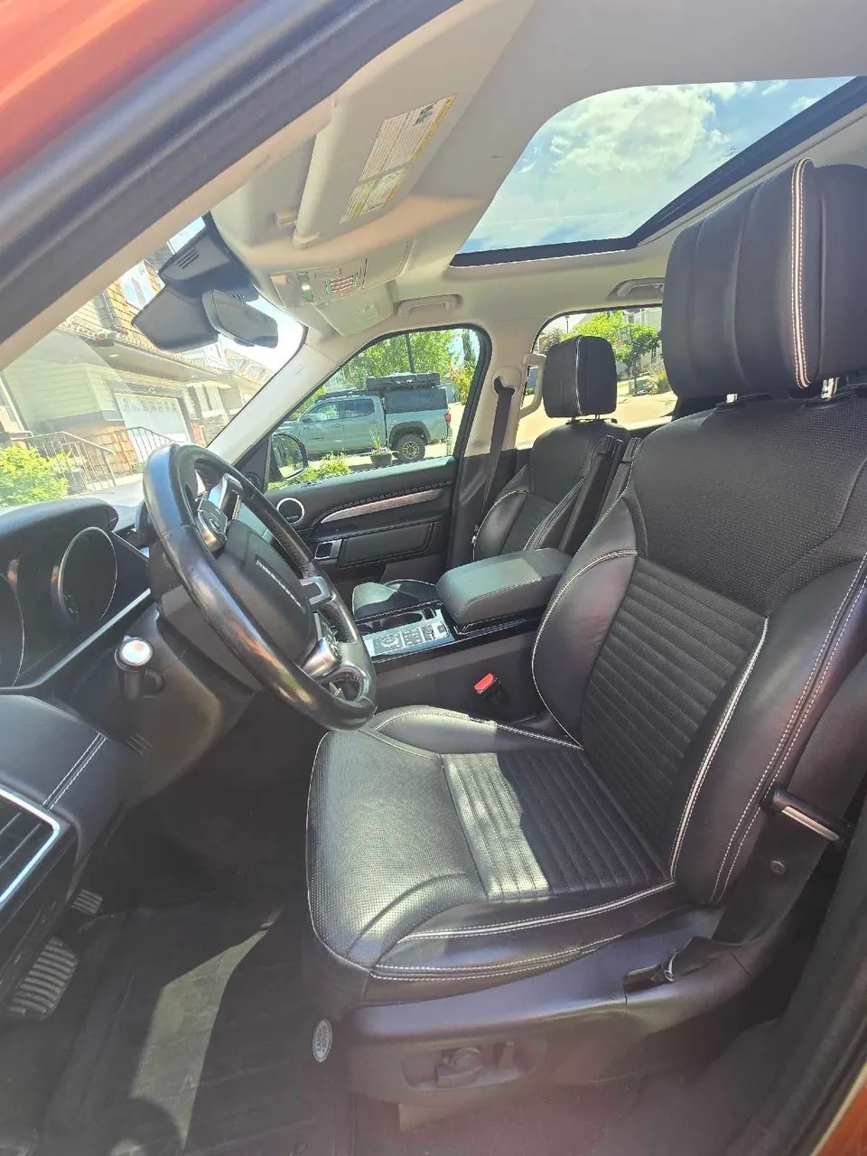 Land Rover Discovery 2017 photo 4