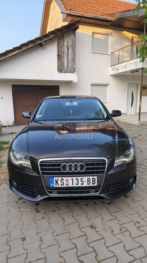 Audi A4 2010 photo 2