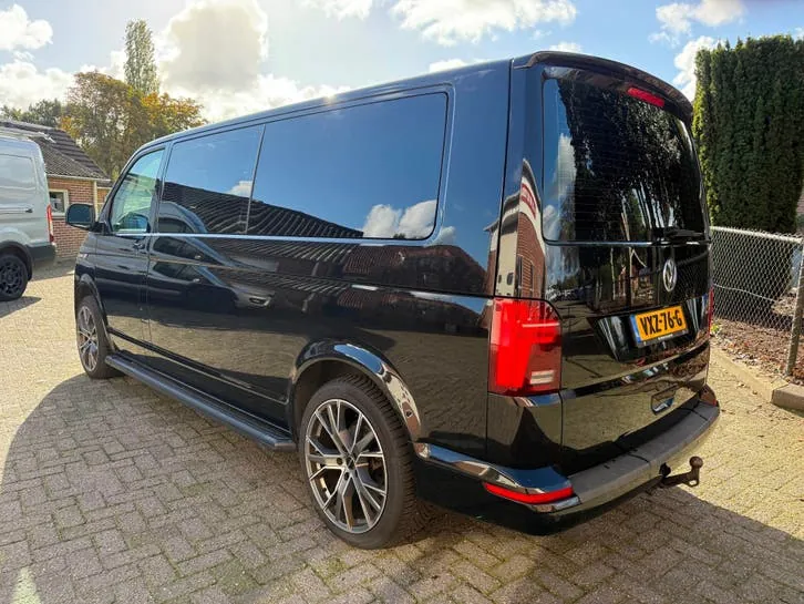 Volkswagen Transporter 2023 photo 2