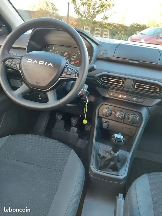 Dacia Sandero 2024 photo 3