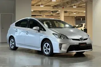 Toyota Prius 2015 photo 2