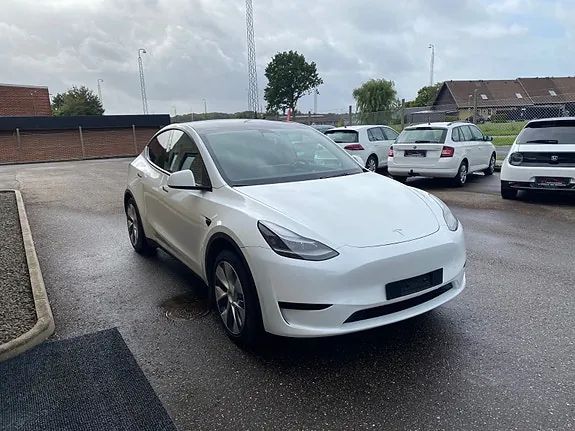 Tesla Model Y 2024 photo 4