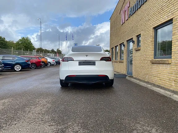 Tesla Model Y 2024 photo 5