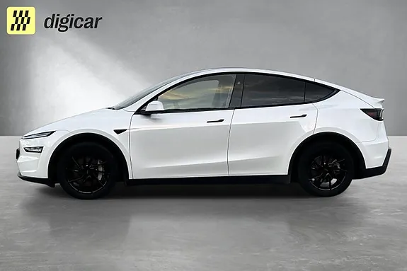 Tesla Model Y 2025 photo 2