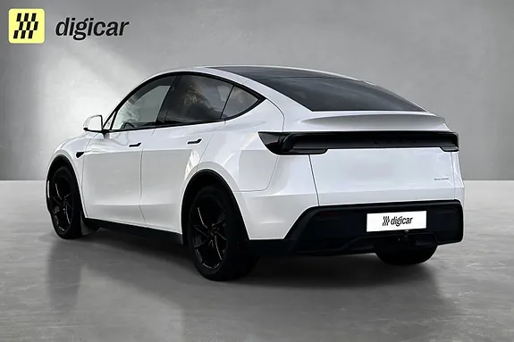 Tesla Model Y 2025 photo 3