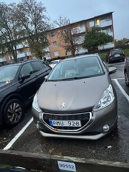 Peugeot 208 2013 photo 3