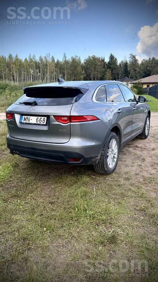Jaguar F-Pace