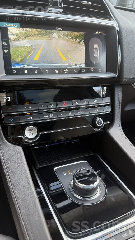 Jaguar F-Pace 2020 photo 5