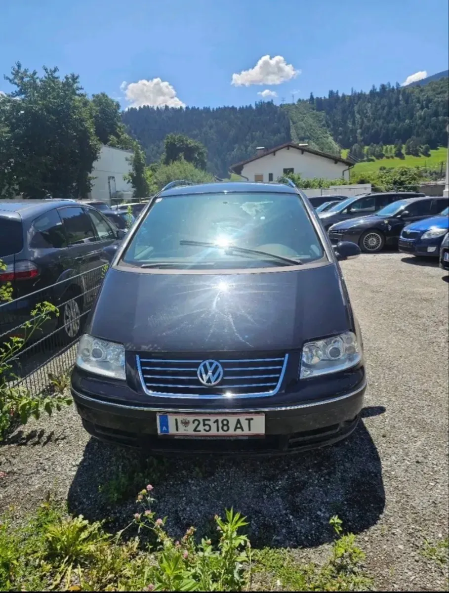 Volkswagen Sharan 2009 photo 2