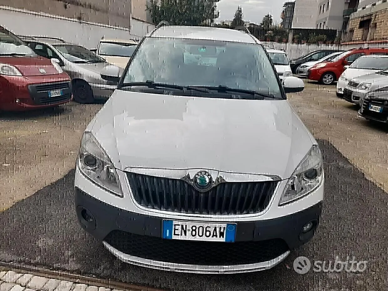 Skoda Roomster 2012 photo 2