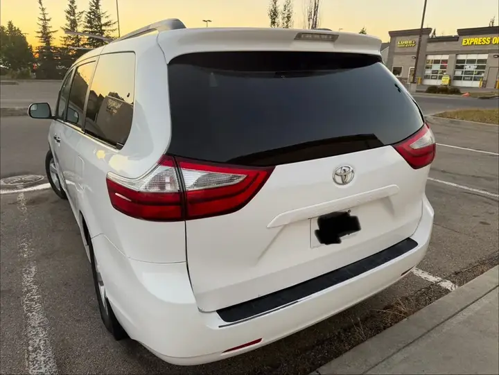 Toyota Sienna 2017 photo 5