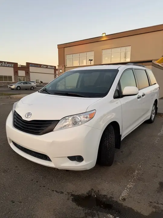 Toyota Sienna 2017 photo 3